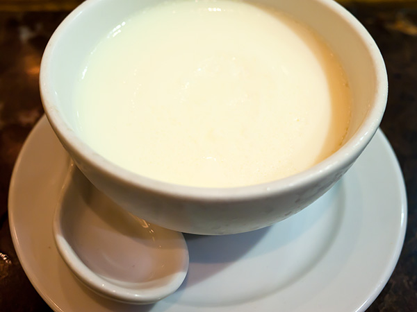 doubled boiled milk pudding with ginger juice